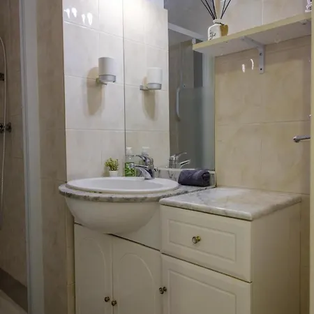 Near The * 圣马克西姆