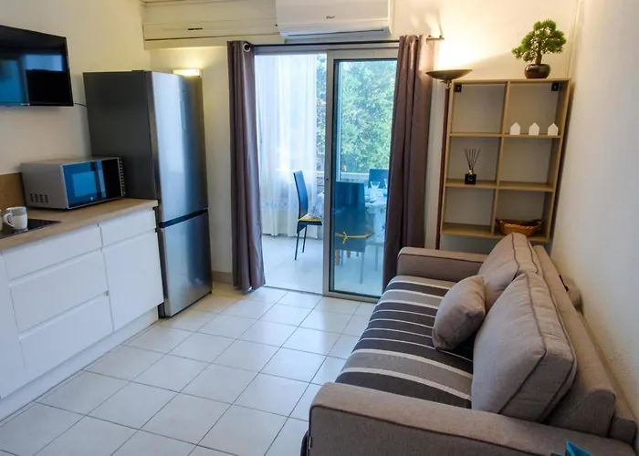 Near The サント・マキシム